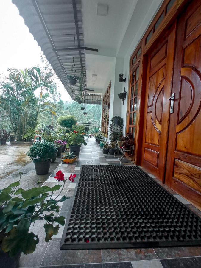 Daffodils Inn Nallathanniya Exterior photo